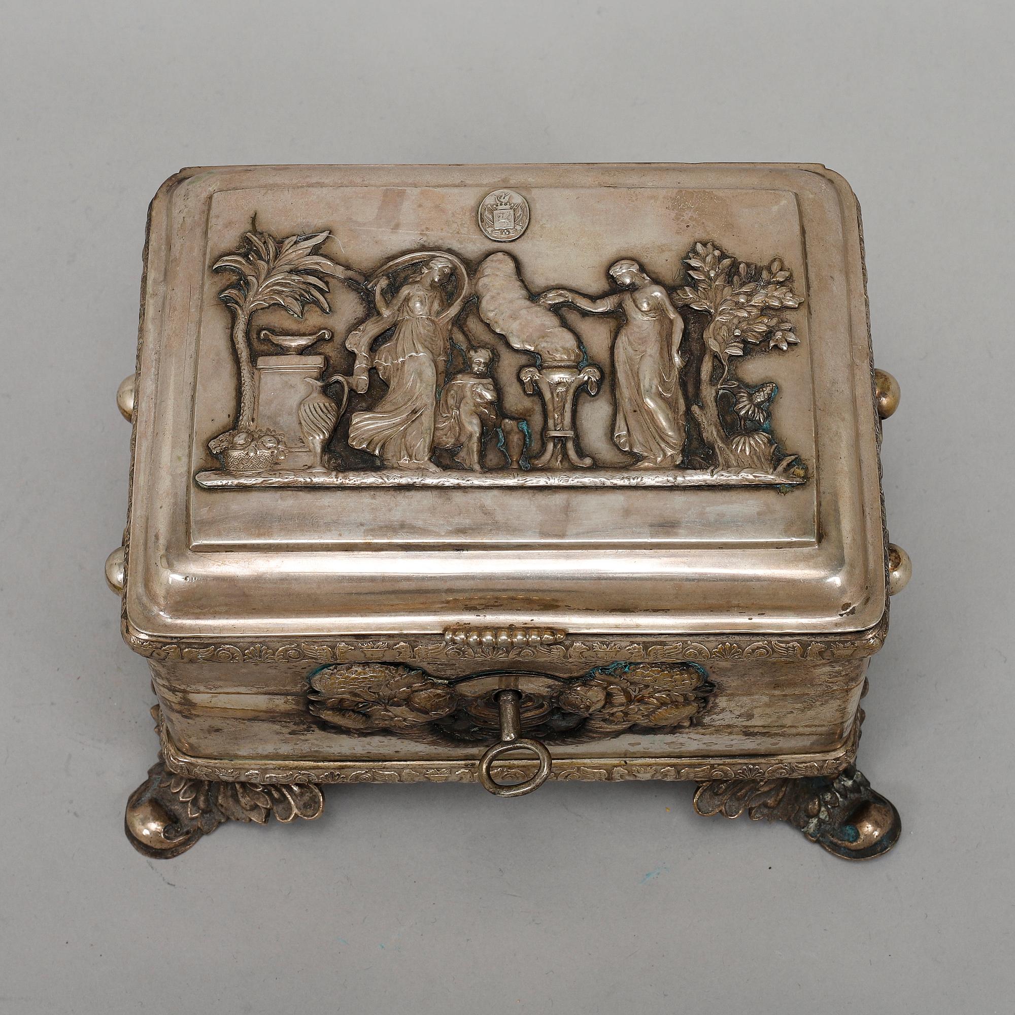 A silver box, mark of Ludwik Nast, Warszaw. 19th century.