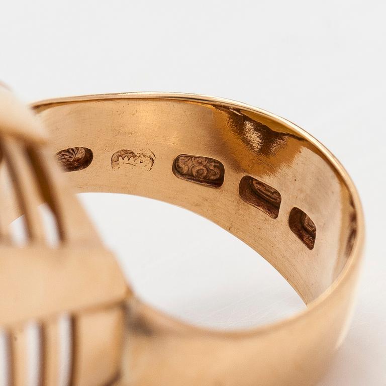 Sormus, 14K kultaa ja sitriini. Kaisaniemen Kello ja Kulta 1964. .
