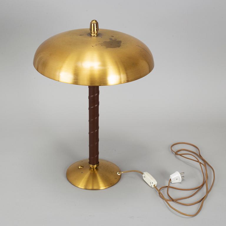 EINAR BÄCKSTRÖM, a model 5013 brass table light, 1940's.