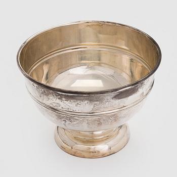 A sterling silver bowl, Elkington & Co Ltd Birmingham England 1935.