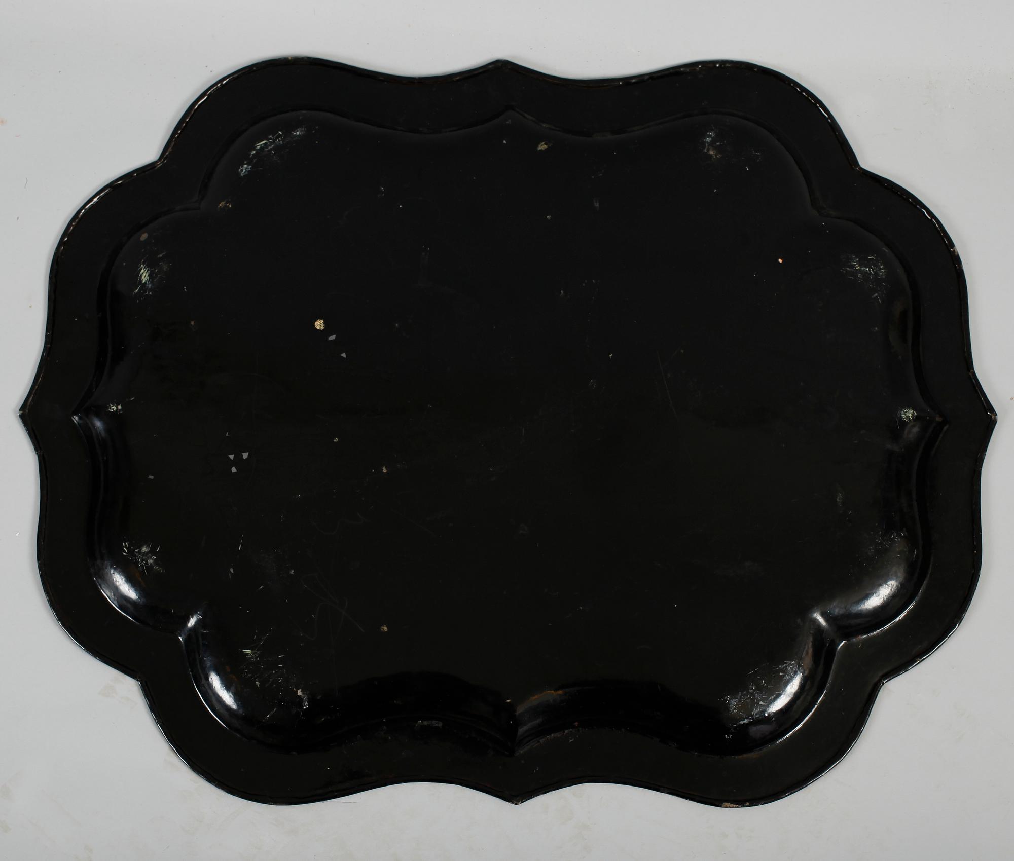 BRICKA, svartlackerad plåt, sent 1800-tal.