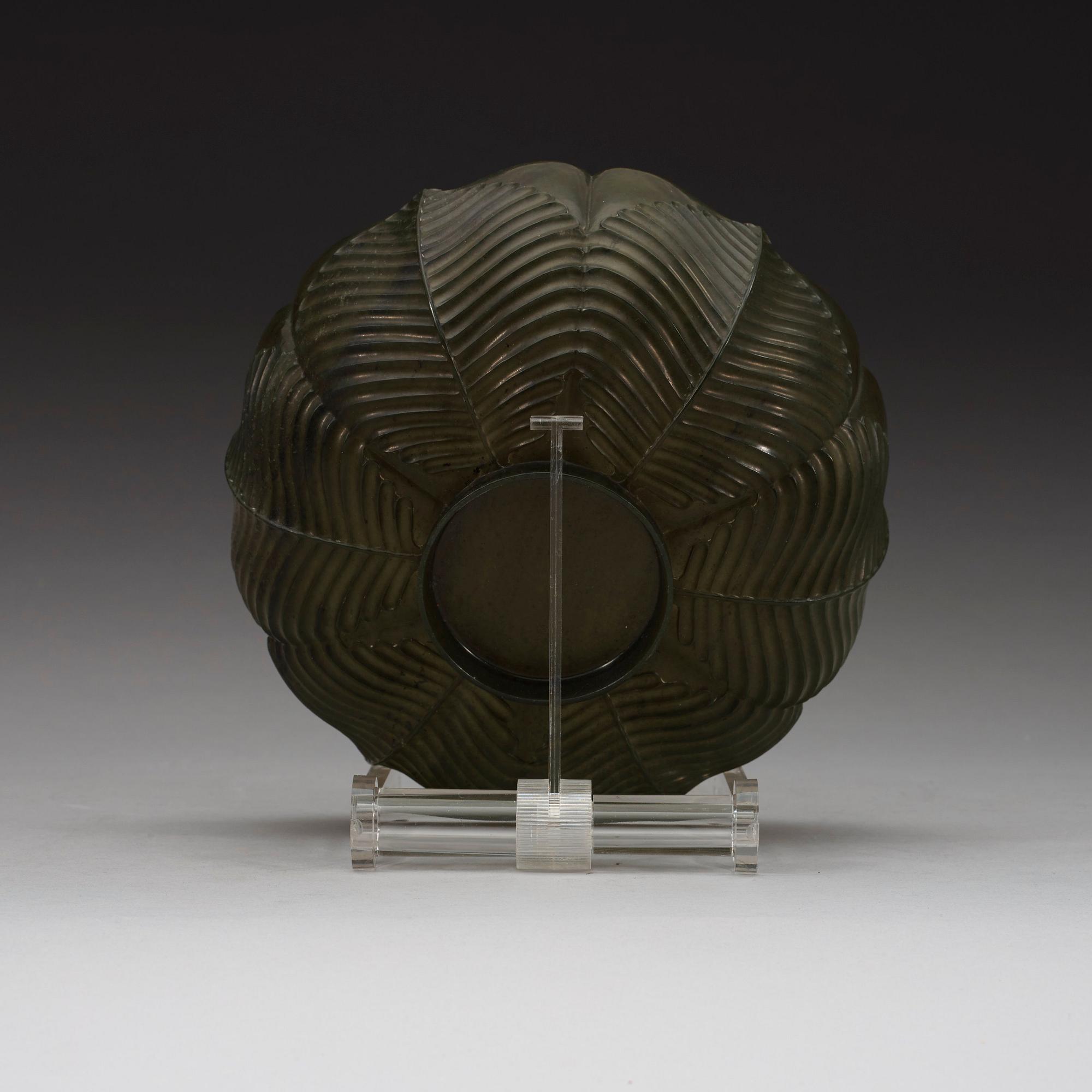 SKÅL, "Spinach" jade, Qingdynastin 1800-tal.