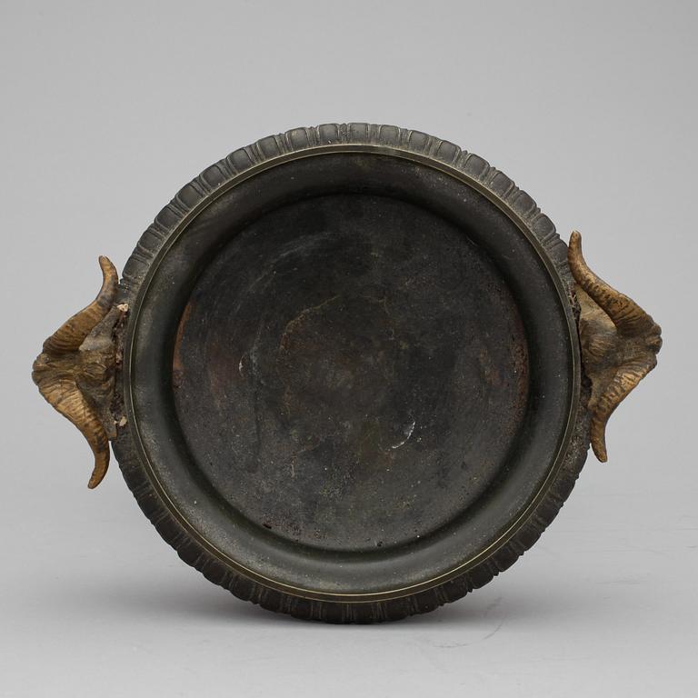 TAZZA, brons, empire, 1800-talets första hälft.