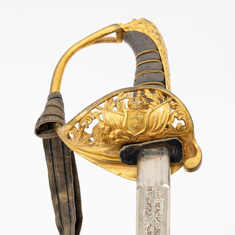 Sabel, svensk, för officer, 1800-talets andra hälft, med balja.