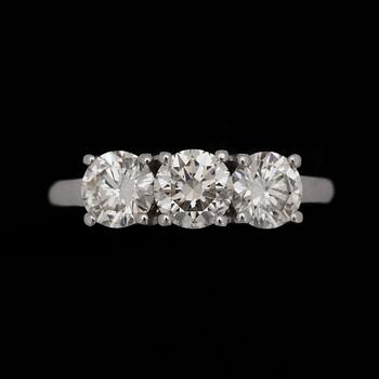 205. RING, med tre briljantslipade diamanter, 0.60, 0.67 resp  0.61ct.