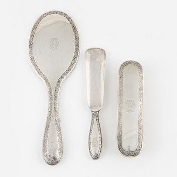 Toiletteset, fyra delar, silver. Japan, med mästarstämplar.