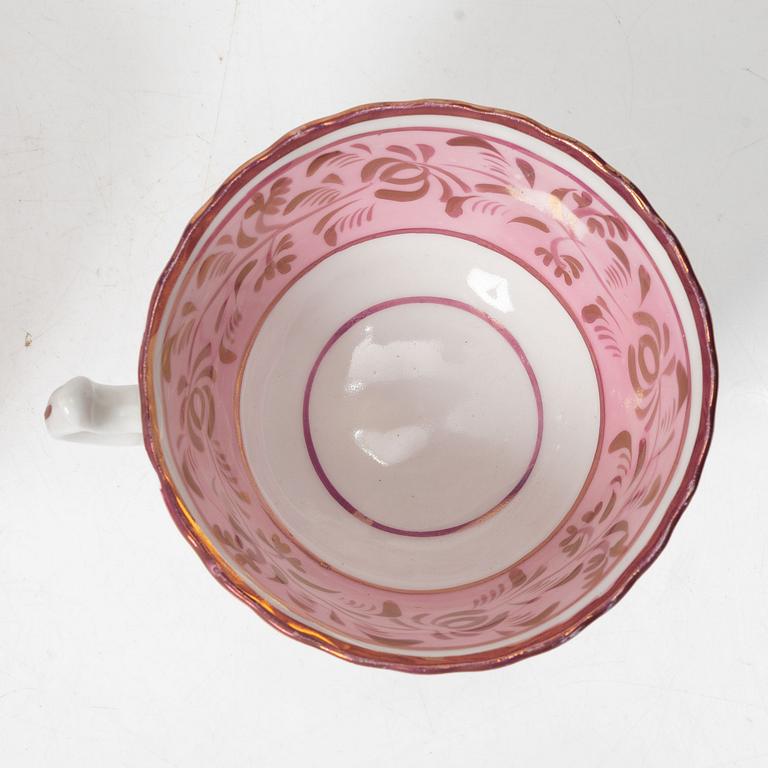 Twelve cups and saucers, England, 19th century.