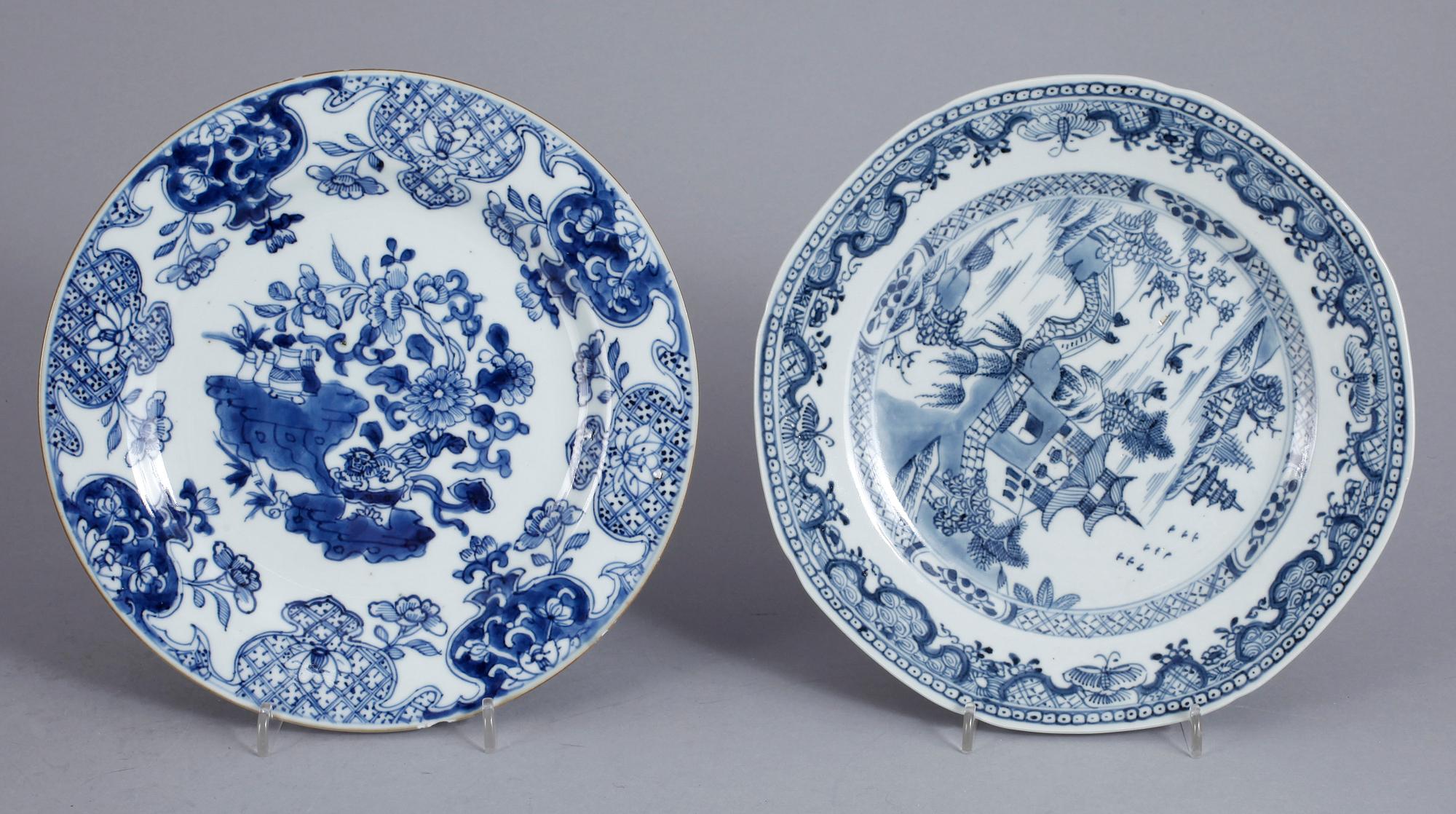 TALLRIKAR 2 st SAMT SKÅLFAT, porslin, Qianlong, Kina 1700-tal.