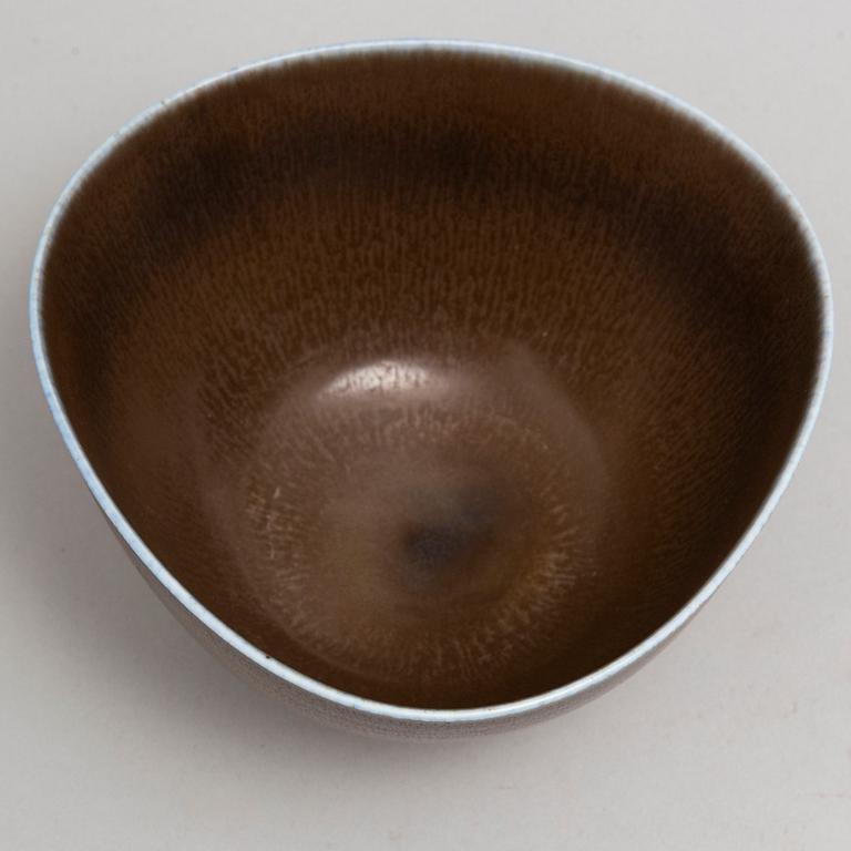 BERNDT FRIBERG, a stoneware bowl from Gustavsberg studio, signed.
