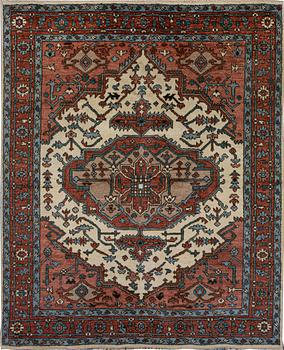 A carpet, Heriz Design, ca 300 x 245 cm.