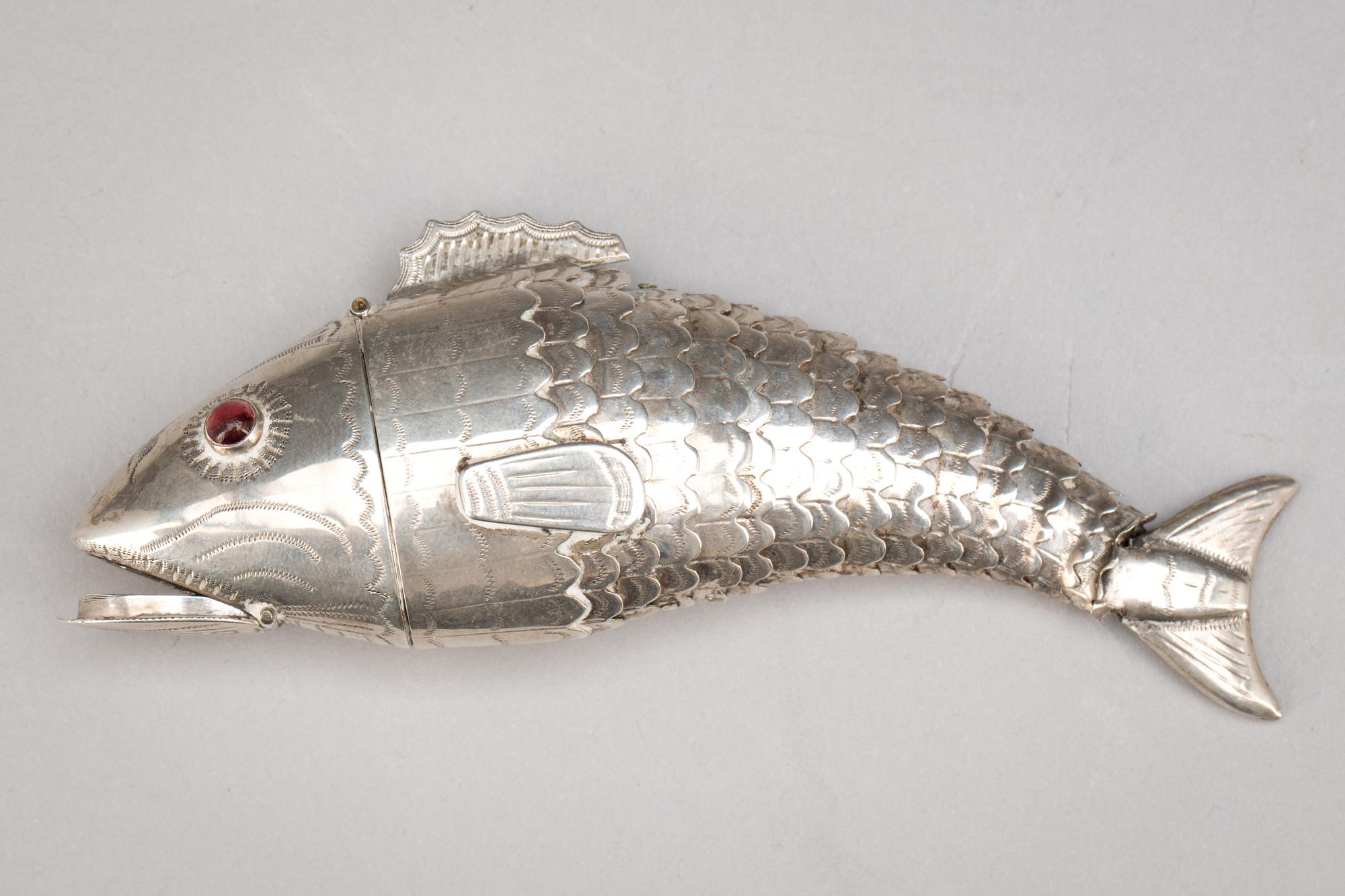 LUKTDOSA, silver, 1900-tal, vikt 25g.