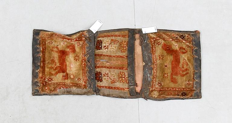KAMELVÄSKA, orientalisk, 18/1900-tal. 110x42.