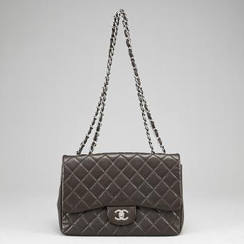 Chanel, väska, "Maxi Classic", 2009-10.