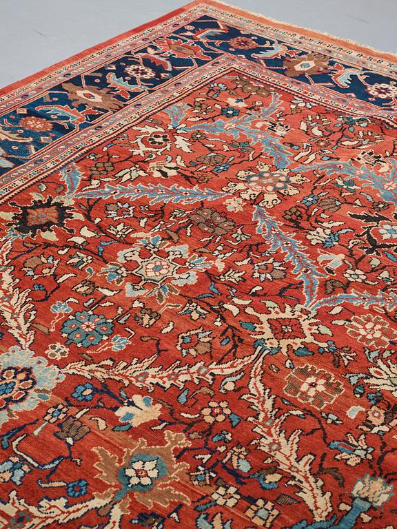 A CARPET, an antique Mahal, a so called Ziegler, ca 488-491 x 378,5-391,5 cm.