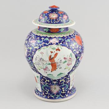 LOCKURNA, porslin, 1900-tal.