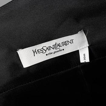 BLUS, Yves Saint Laurent.