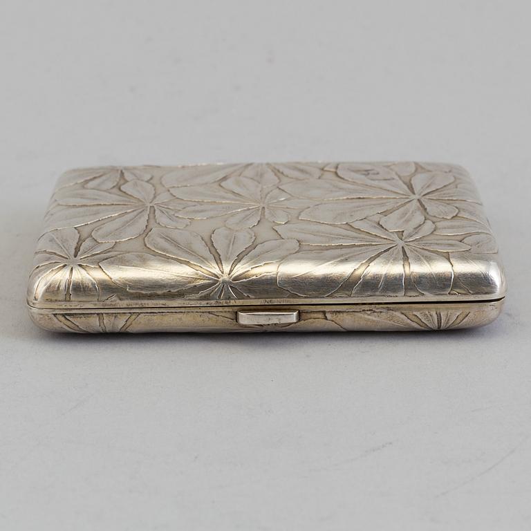 A Swedish Art Nouveau parcel-gilt cigarette case, markers mark K Anderson, Stockholm 1901.