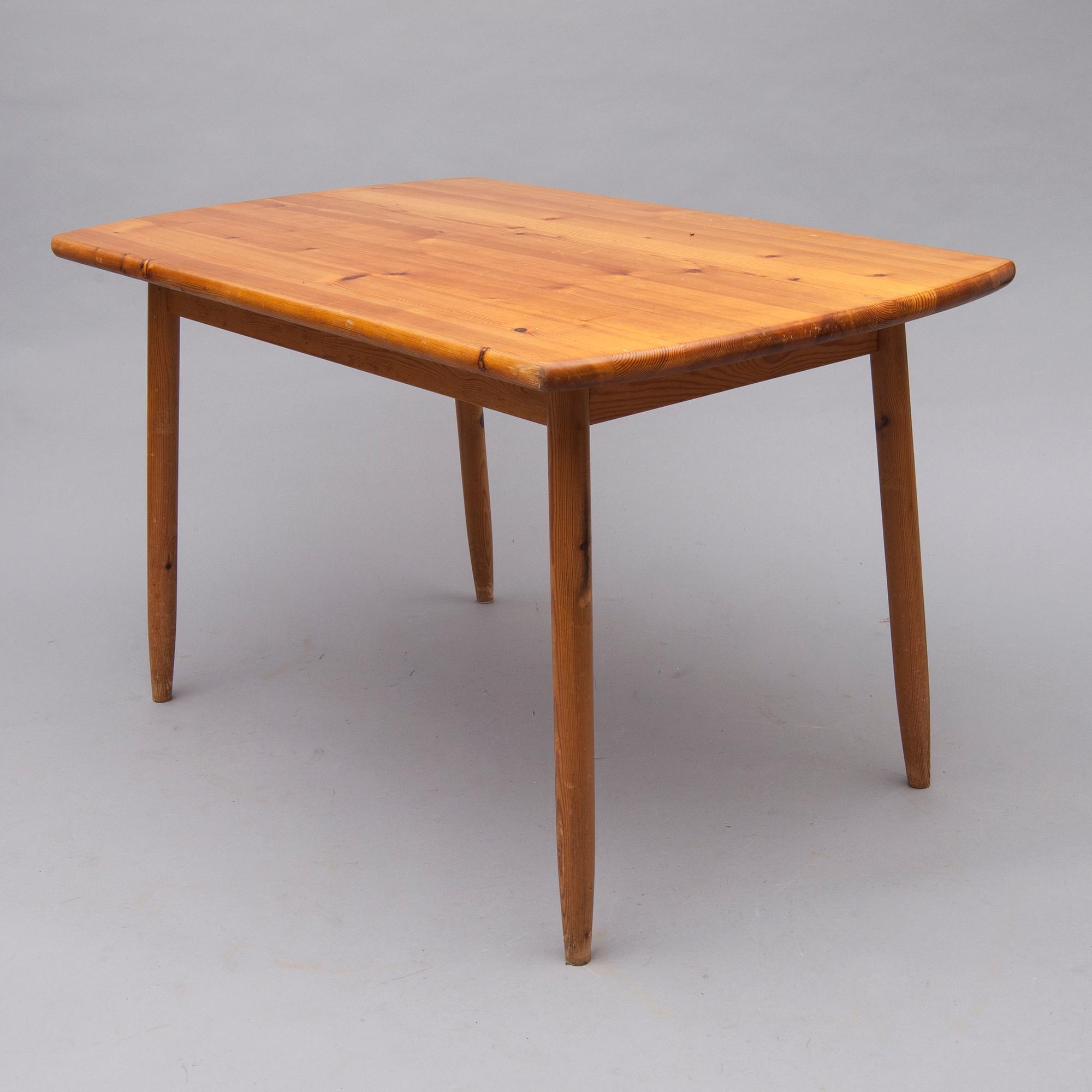 BORD och BÄNKAR, 2 st, Laukaan Puu, 1900-talets mitt.