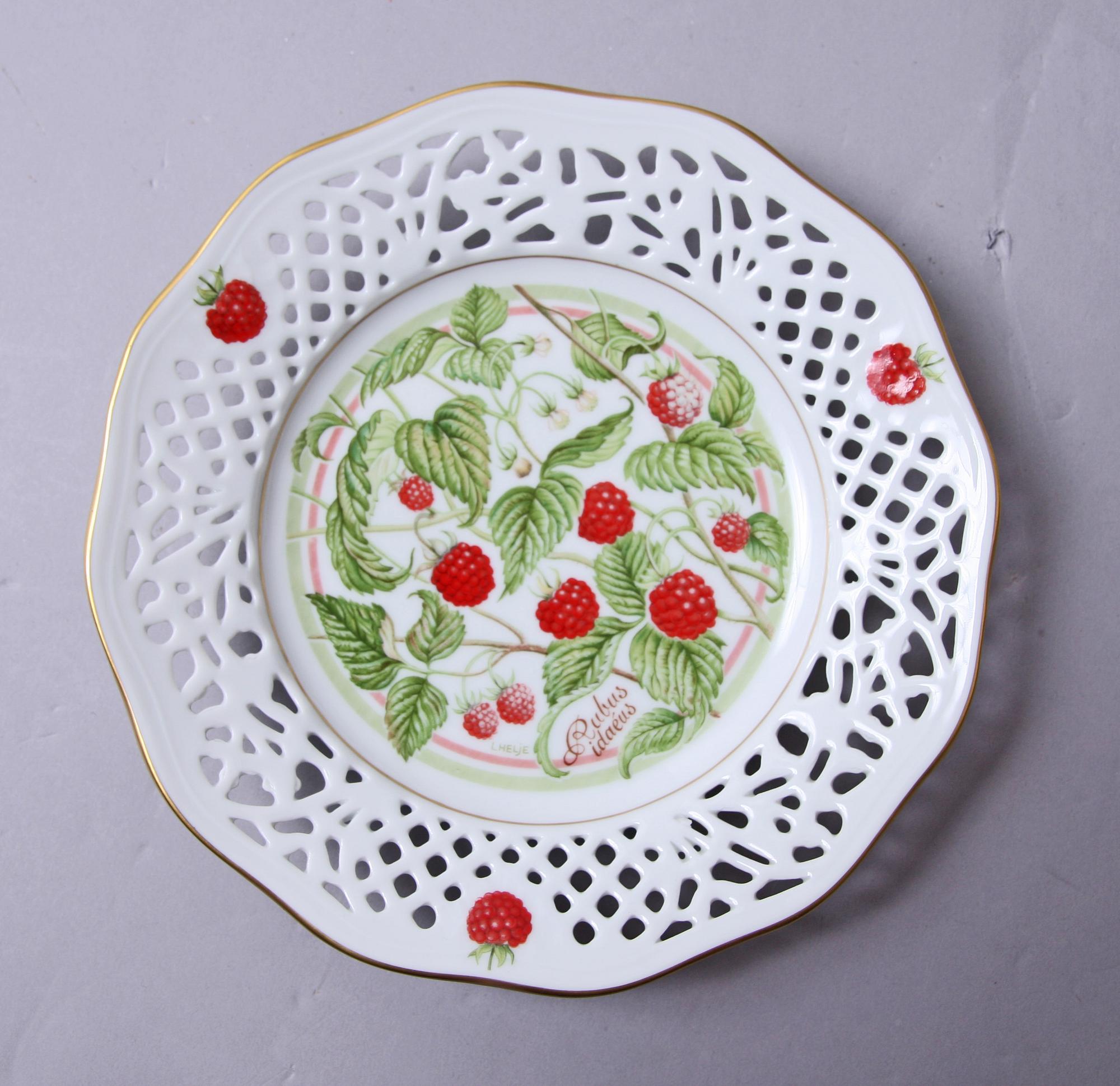 FRUKTSERVIS, 1+12 delar, porslin, Fyrklövern.