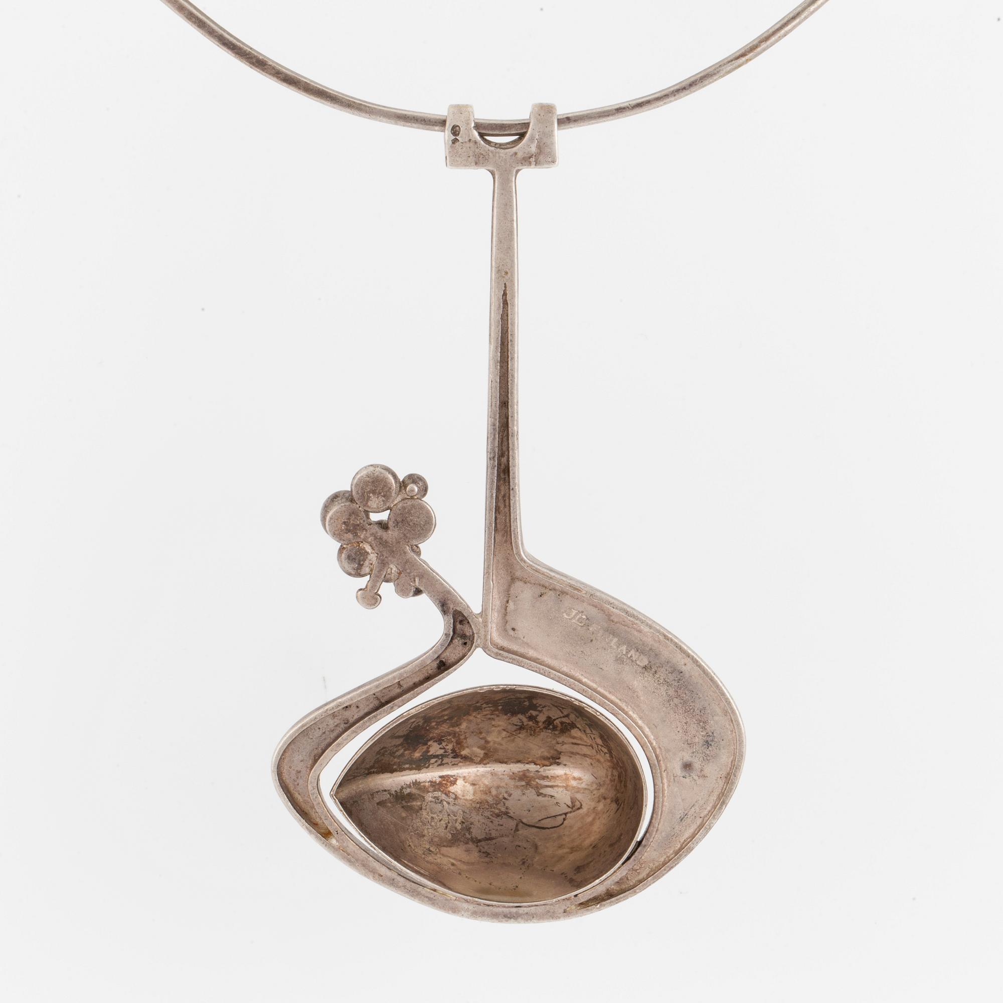 JORMA LAINE, collier, silver, Torun Hopea, Åbo, Finland, 1973.