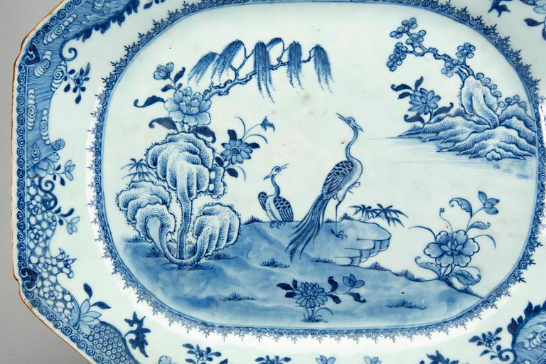 A Chinese Qianlong porcelain plate.