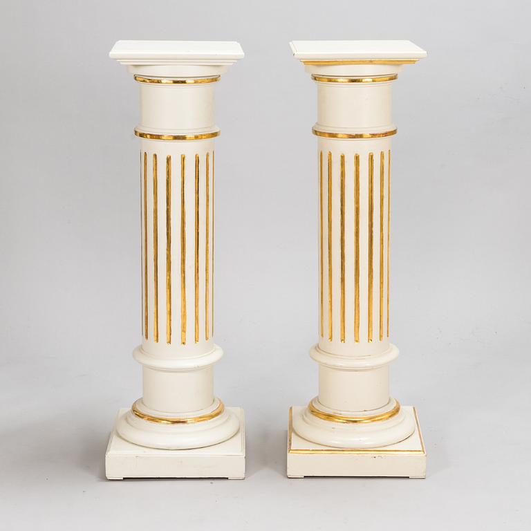 A pair of early 20th century colomn.