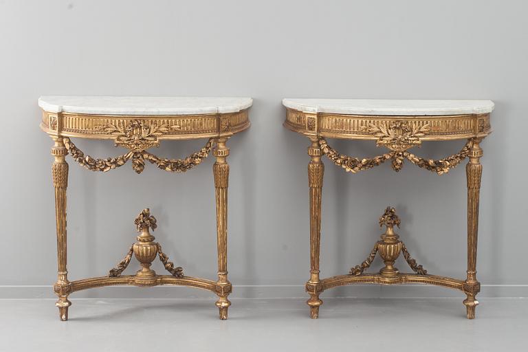 KONSOLBORD, ett par. Gustaviansk stil, 1800-tal.