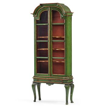 31. Vitrinskåp, Sverige, 1700-talets andra hälft, Rokoko.