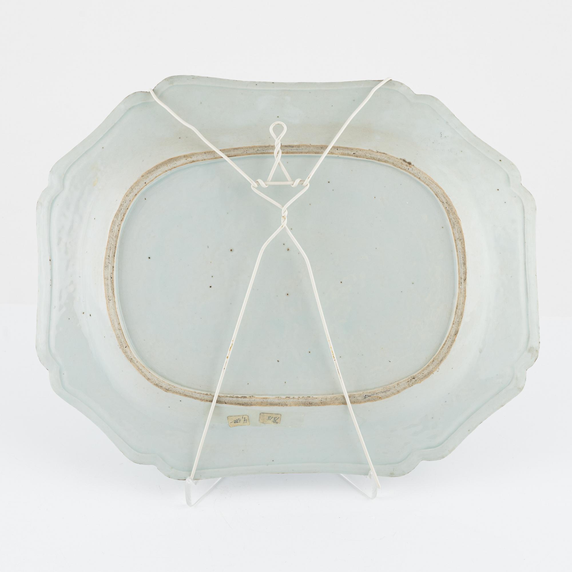 Stekfat, kompaniporslin. Qingdynastin, Qianlong (1736-95).