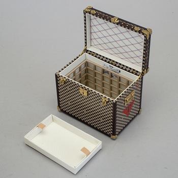 SKRIN / MINIATYRKOFFERT, "Mini Malle Chapeaux", Louis Vuitton, 2012.