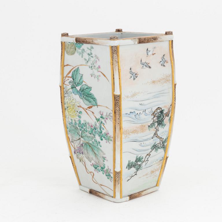 A Japanese porcelain vase, 20th Century.