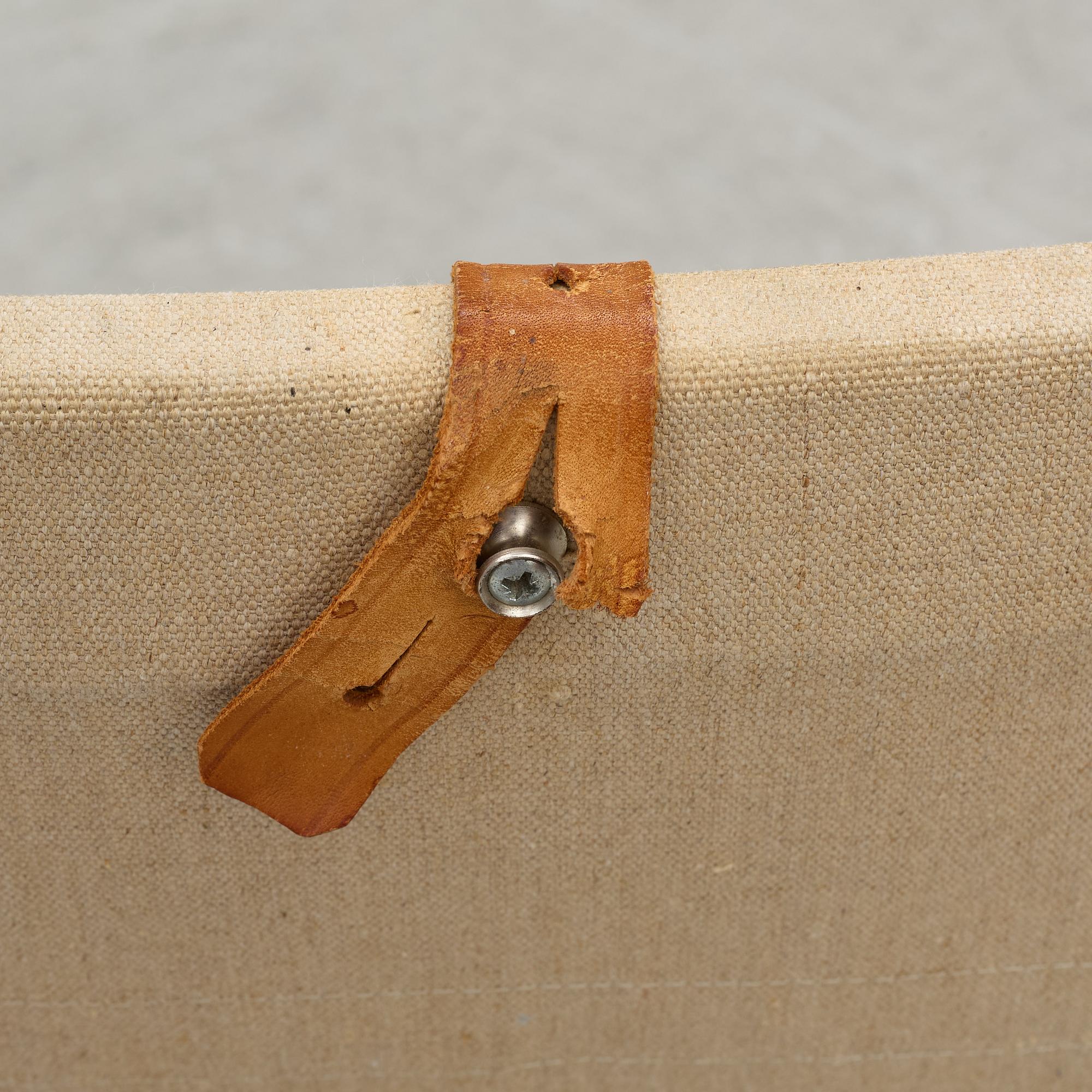 Bruno Mathsson, fåtölj med fotpall, "Pernilla", Dux.