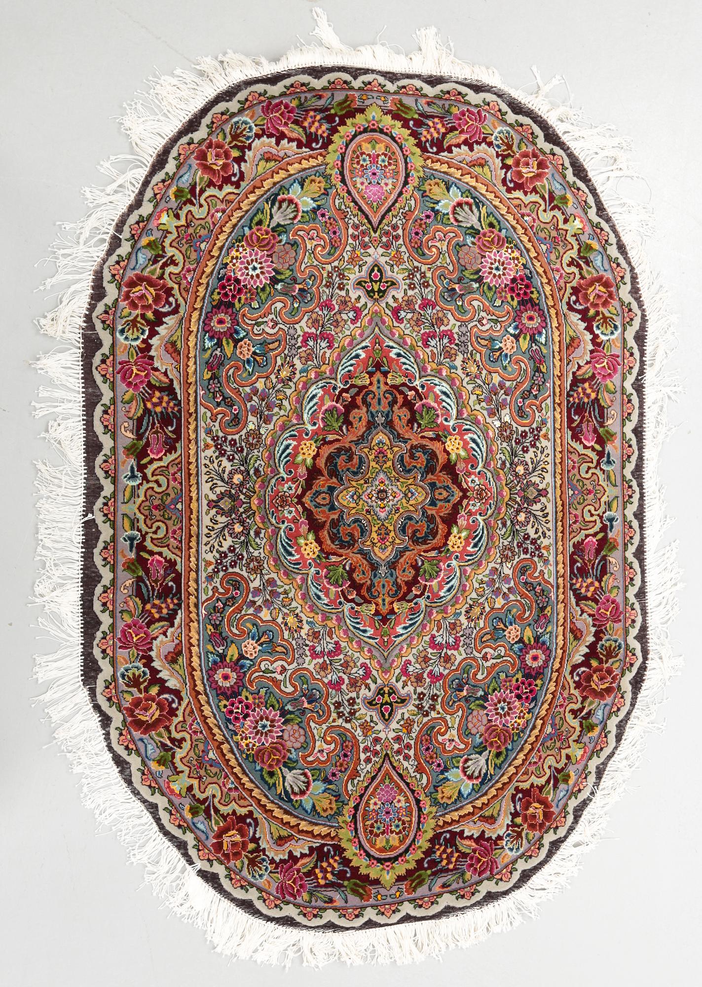 MATTA, Täbris, part silk, ca 150 x 102 cm.