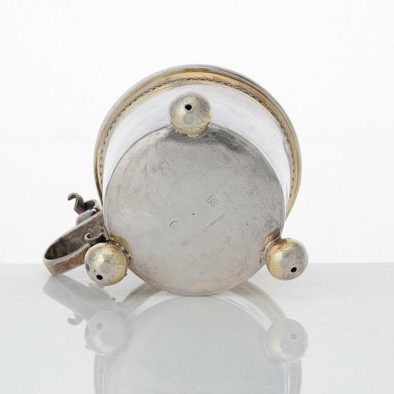 Magnus Myrman, miniatyrdryckeskanna, silver, Norrköping (verksam 1706-1730). Senbarock.