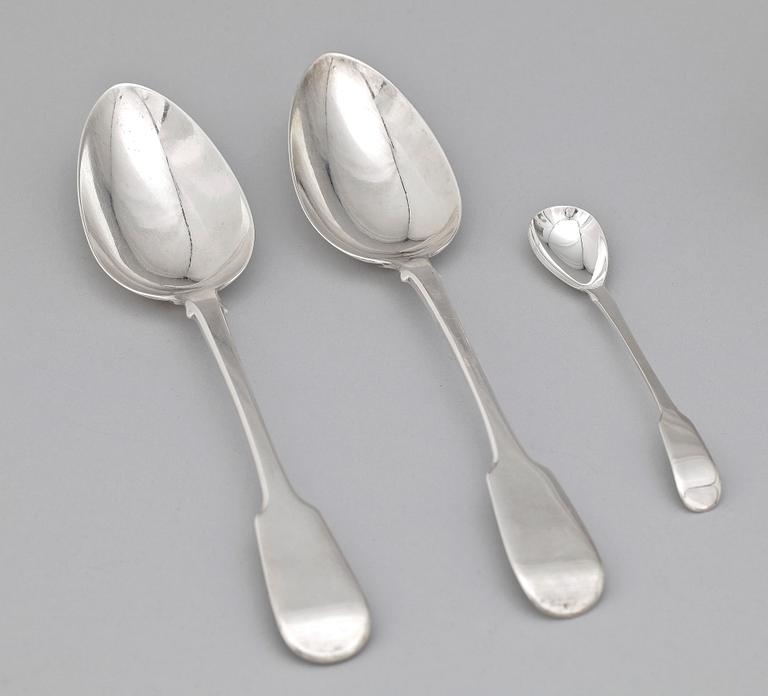 PARTI STERLINGSILVER, 6 delar, England, bl a, Wiliam Summer, London,  1762-63 . Vikt 379 g.