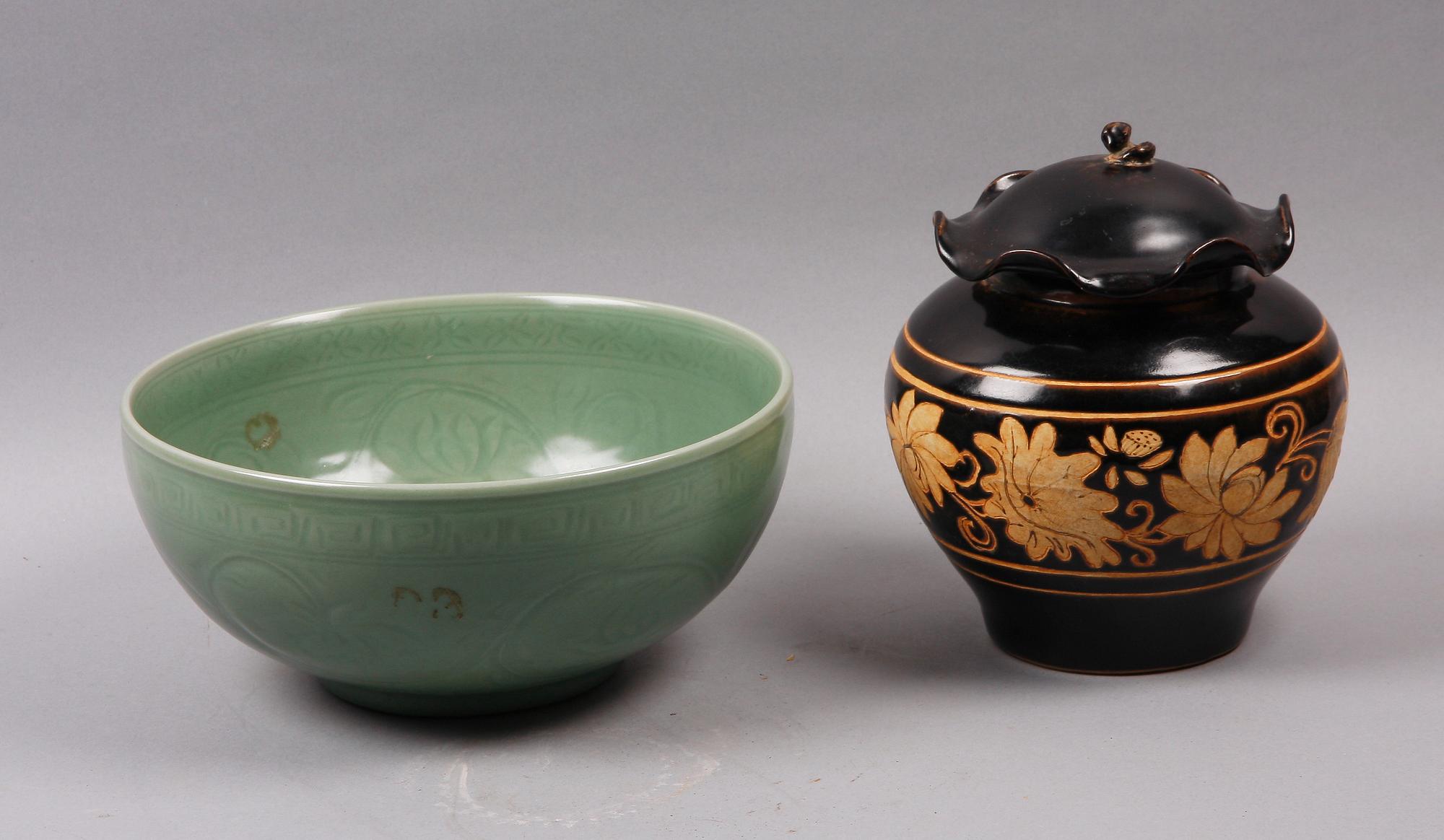 BOJAN MED LOCK samt SKÅL, keramik, Kina.