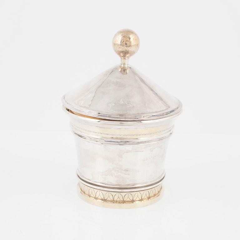 Eric Löfman,  a silver bonbonnière, mark of MGAB, Uppsala 1983. No. 7 out of 10.