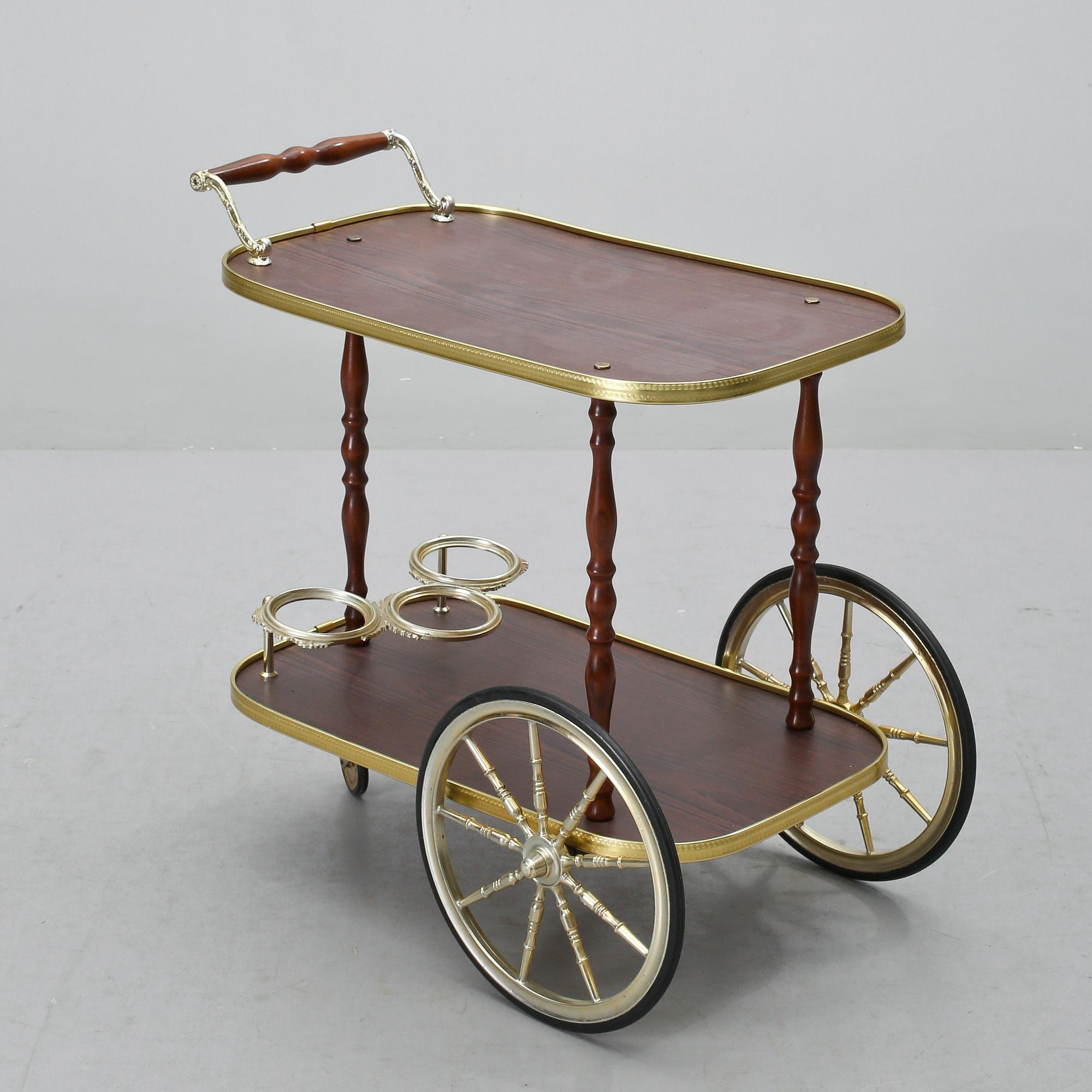 SERVERINGSVAGN, 1900-talets andra hälft.