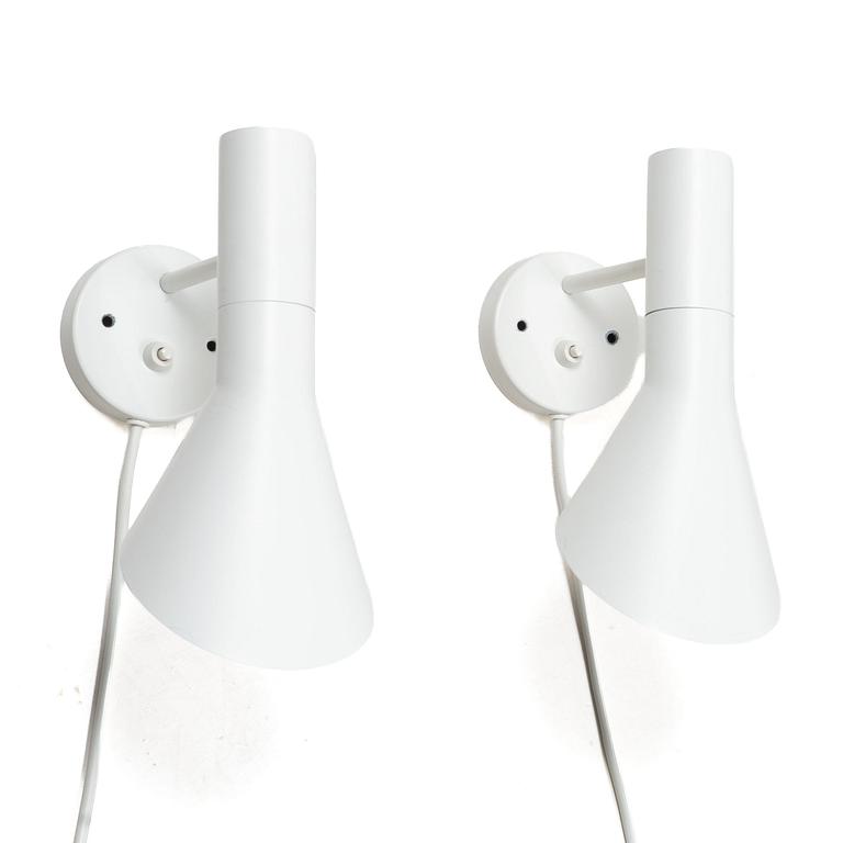 Arne Jacobsen, Wall lights/bedside lights, a pair, “AJ”, Louis Poulsen, Denmark.