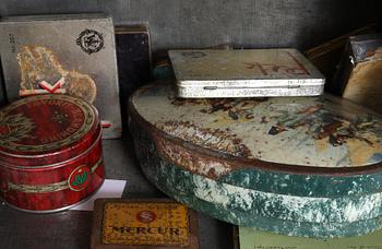 PARTI BURKAR OCH ETUIER, plåt, 1900-tal.