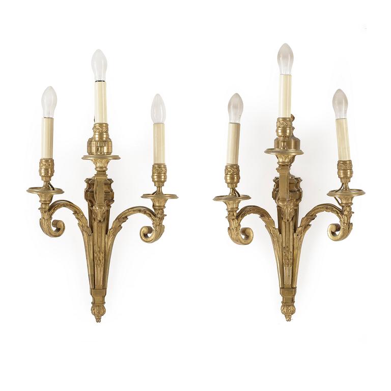 APPLIQUER, ett par, Louis XVI-stil. 1900-tal.