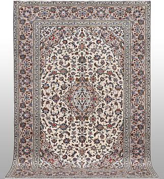 A carpet, Kashan, ca 293 x 191 cm.