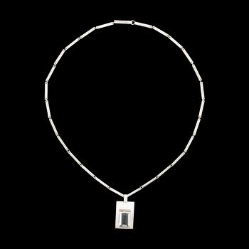 HÄNGE med KEDJA, sterlingsilver, kristall, Claes Liljeroth, vikt ca 53g.