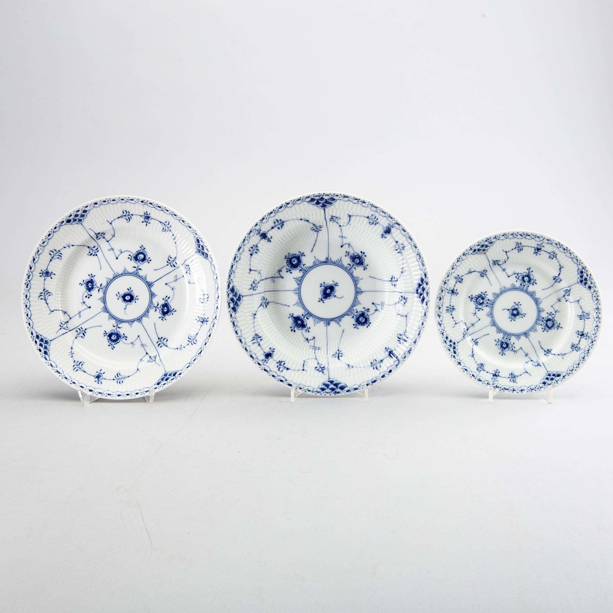 ROYAL COPENHAGEN, Mat- och kaffeservis 47 delar porslin "Musselmalet",  Danmark, 1900-talets andra hälft.