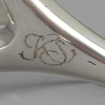 LJUSSTAKE, silver, för tre ljus, Anna-Greta Eker, Auran Kultaseppä, Åbo 1967. Vikt ca 185 g.