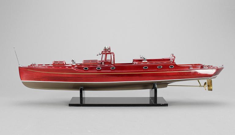 MODELLBÅT, motorkryssaren Loris, originalet framtaget åt finansmannen Ivar Krüger.