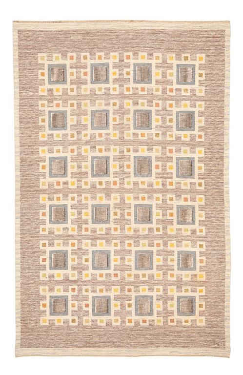 Edna Martin, a carpet, ”Oktandria”, rölakan, ca 303,5 x 197
cm signerad SH (Svensk hemslöjd).