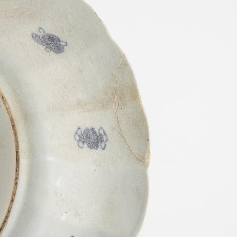 Skålfat, porslin, Kina, Kangxi (1662-1722).