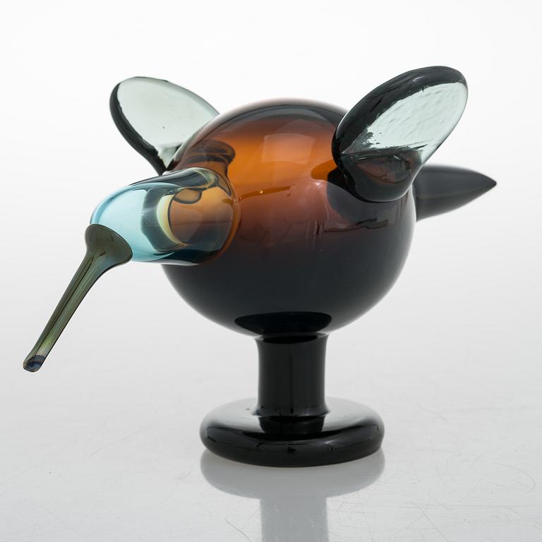 OIVA TOIKKA, a glass sculpture signed O. Toikka, Nuutajärvi 2012 and 587/2000.