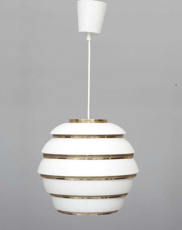 TAKLAMPA, modell A331, Alvar Aalto, Artek. Kupans höjd 30 cm.